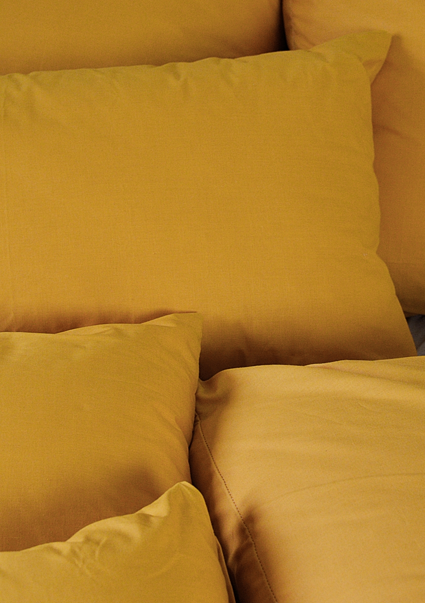 Musztardowe poszewki na poduszki – 2 sztuki